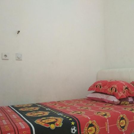 Blue Flame Inn Banyuwangi  Esterno foto